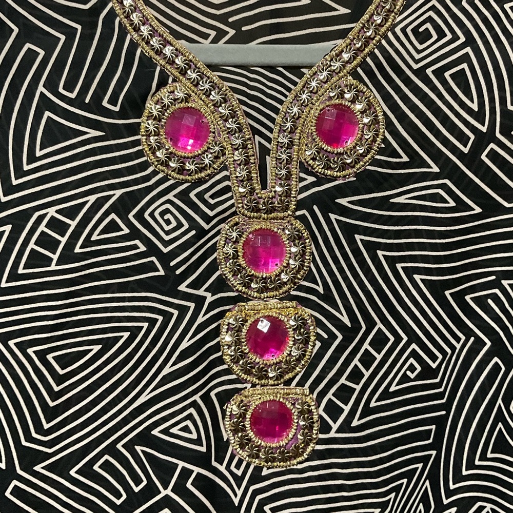 Glamorous Coverup - Picture 4 of 4